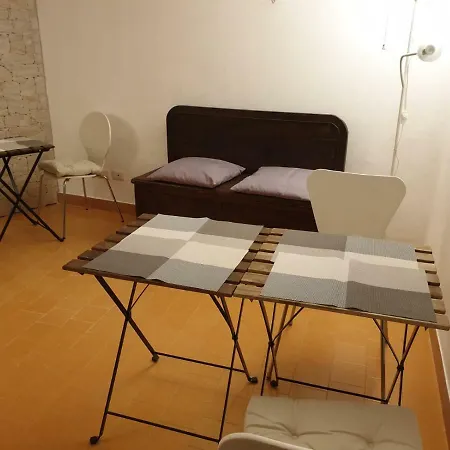 Alojamento de Acomodação e Pequeno-almoço La Rocca 3*